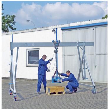 Aluminium gantry cranes movable and collapsible